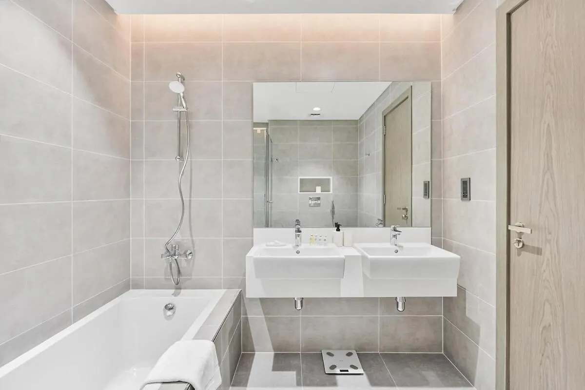 Daire Bookable-3 Bed Crystal Lagoon Dubai